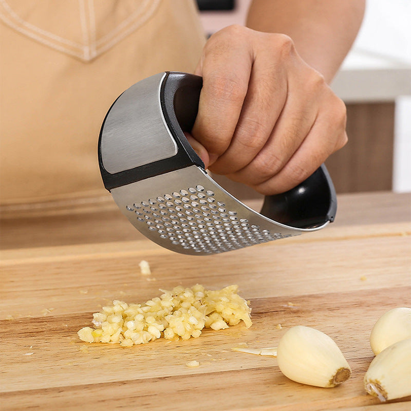 Stainless steel curved garlic press manual garlic mash creative twist garlic kitchen grinder kitchen tools garlic press