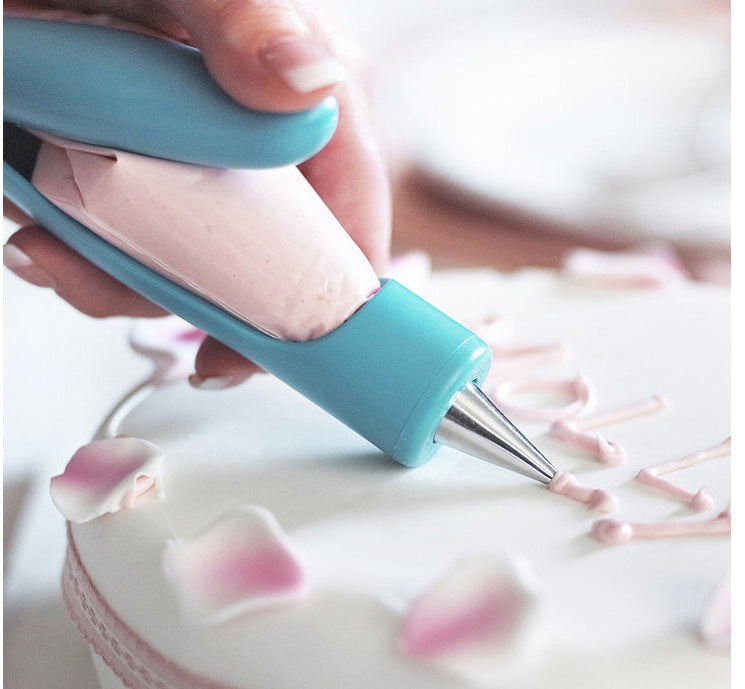 Factory direct face master cake decorating set flower gun cake cream decorating mouth flower bag tool
