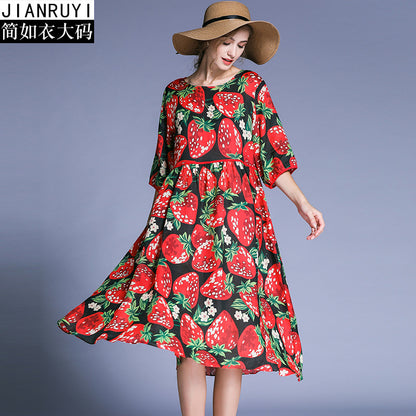 Europe and the United States loose large size women's fat mm2024summer new style age-old castor strawberry print dress 6719