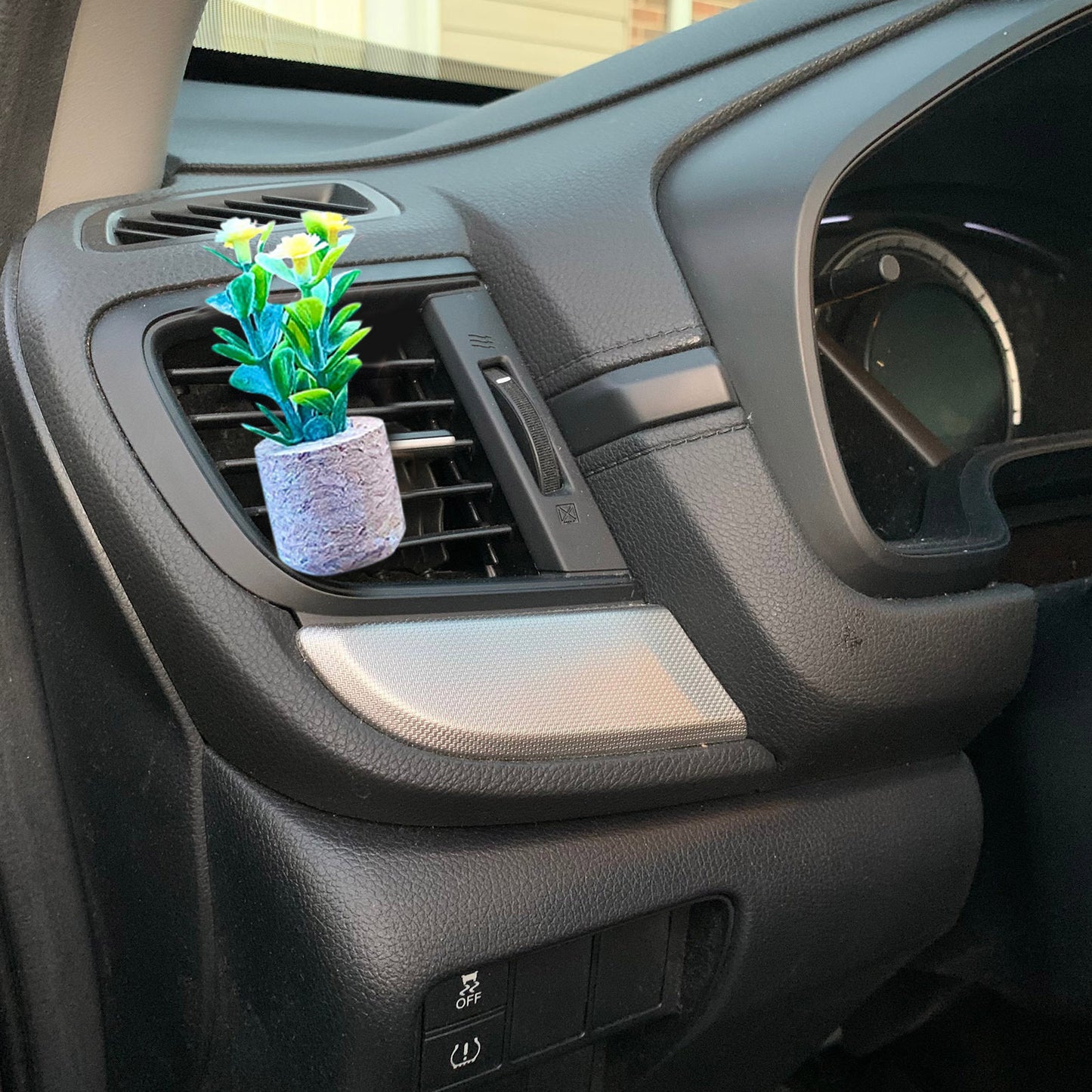 Creative succulent cactus potted car air-conditioning outlet aromatherapy clip car aromatherapy cotton car interior decoration